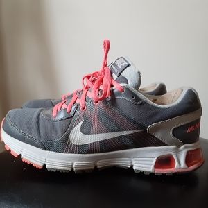 Size9 womens nike air max